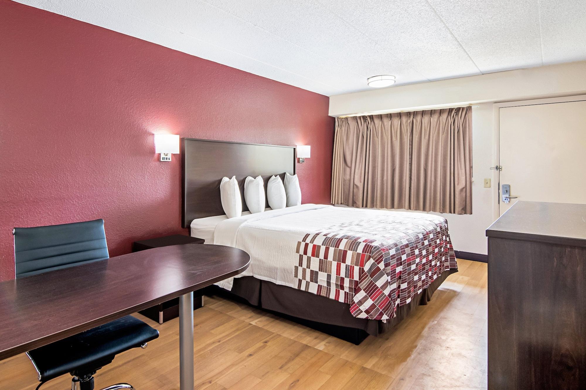 Red Roof Inn Hampton Coliseum And Convention Center Extérieur photo